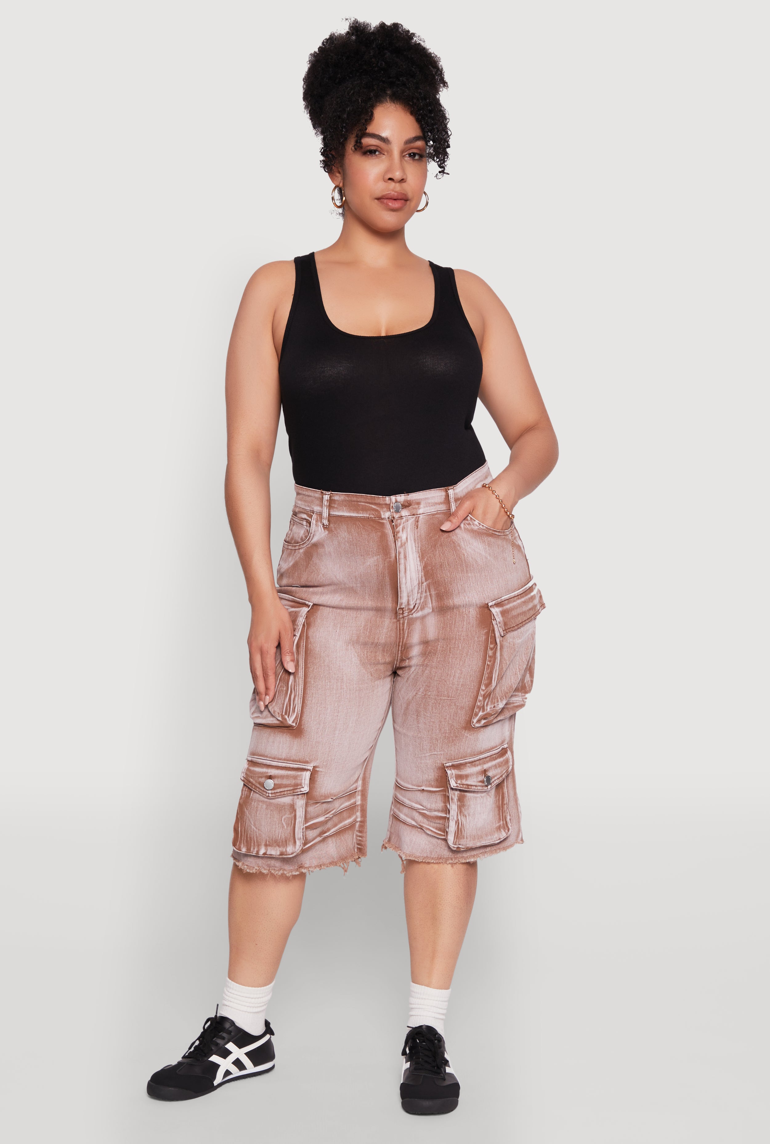 Plus Size Daisy Frayed Hem Denim Cargo Shorts
