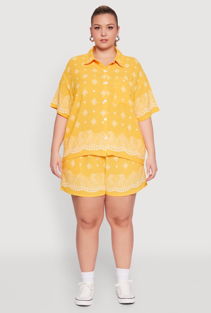Plus Size Crepe Knit Bandana Print Shorts - Image 2