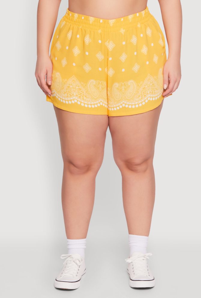 Plus Size Crepe Knit Bandana Print Shorts - Image 3