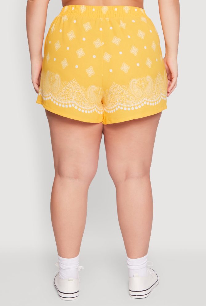 Plus Size Crepe Knit Bandana Print Shorts - Image 5